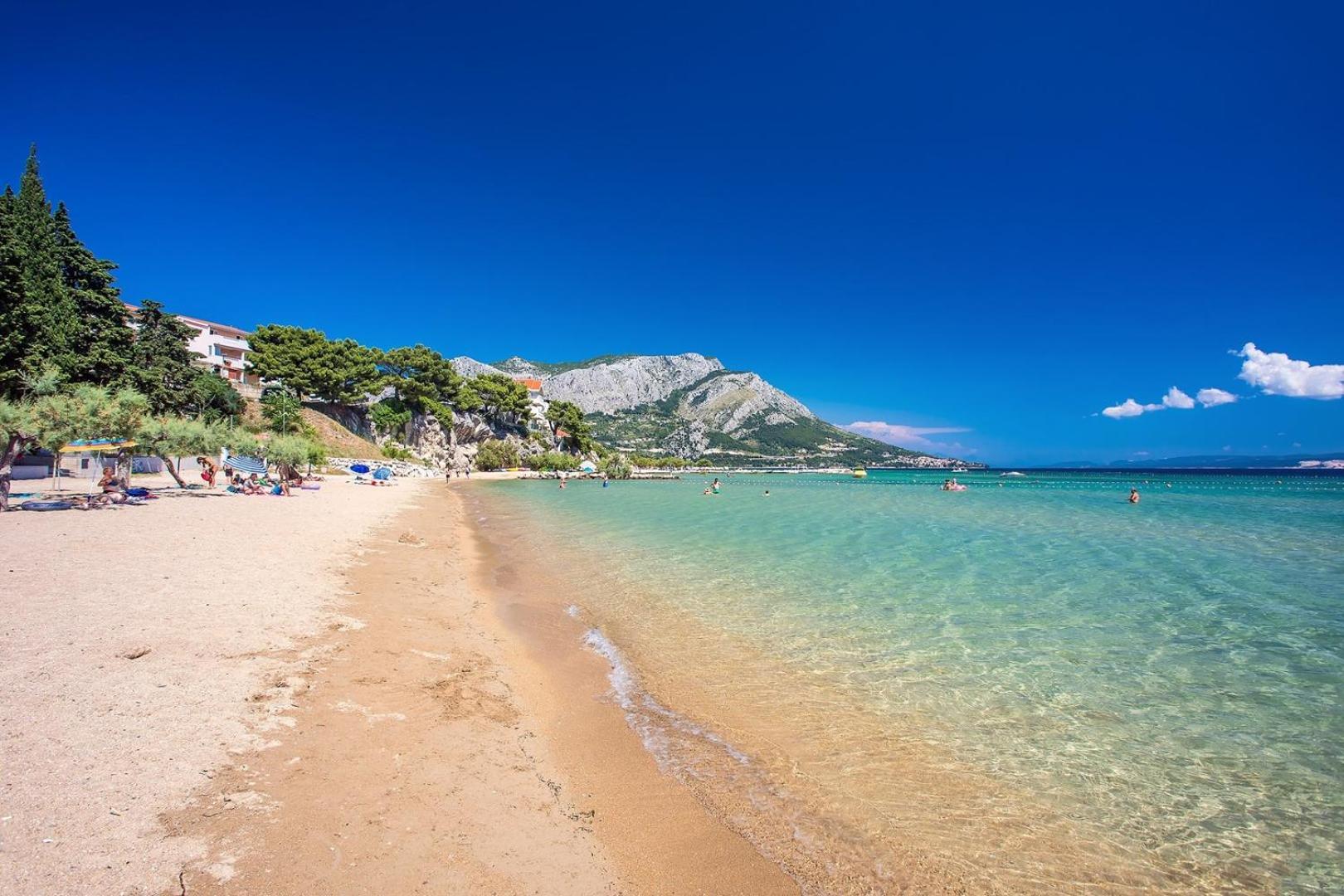 West Side * Omis