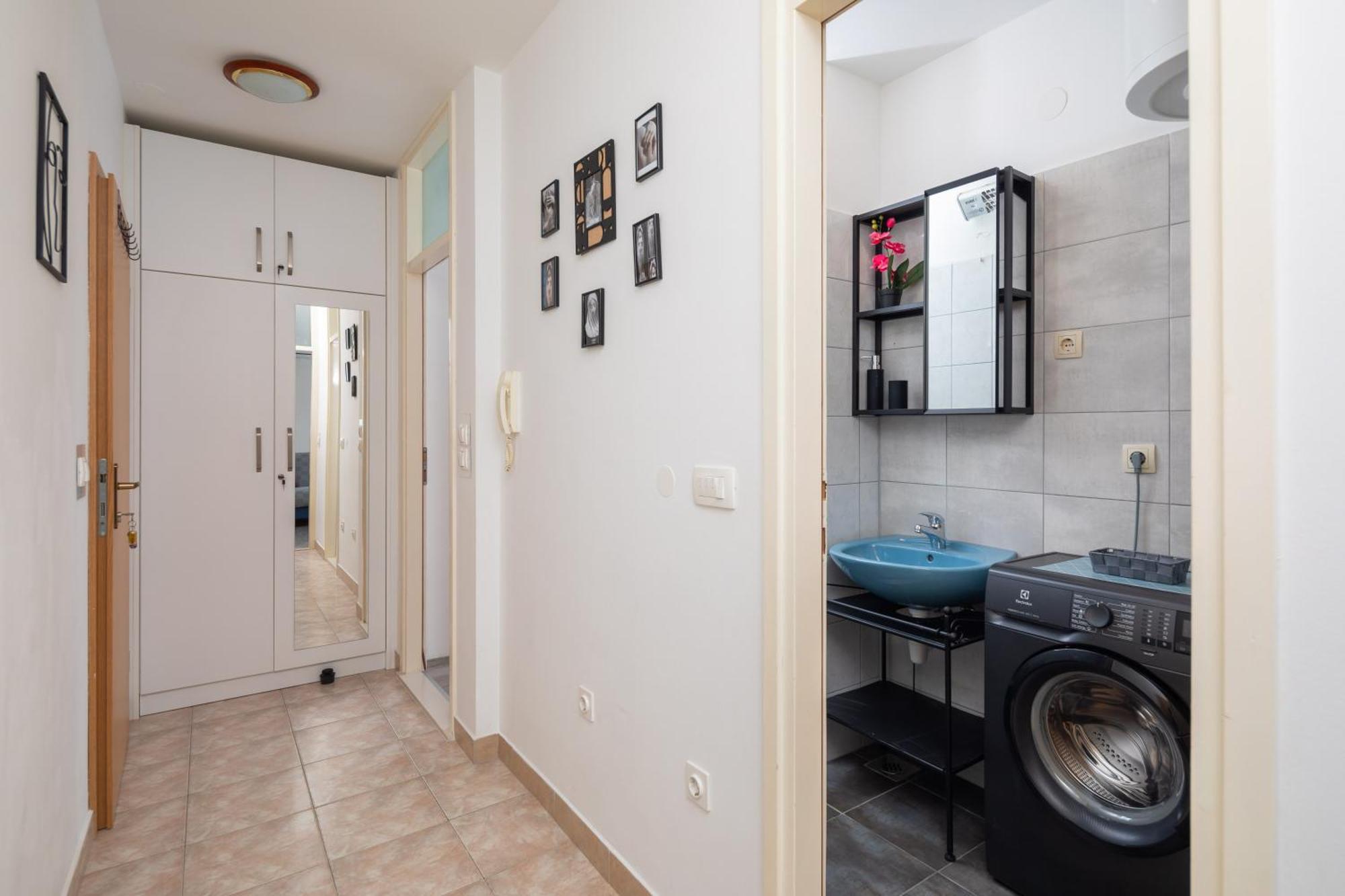 Apartment West Side Omis